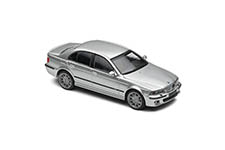 094-421436830 - 1:43 - BMW M5 E39 silber